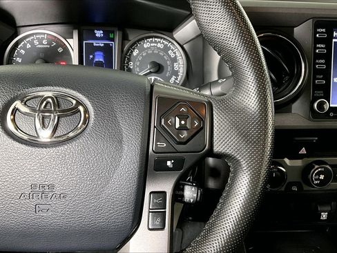 Used 2020 Toyota Tacoma TRD Sport image 19
