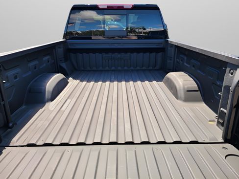 Used 2025 GMC Sierra 2500 SLT w/ SLT Premium Package image 34