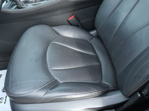 Used 2017 Buick Envision Essence FWD image 23