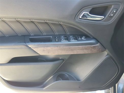 Certified 2022 GMC Canyon Denali image 18