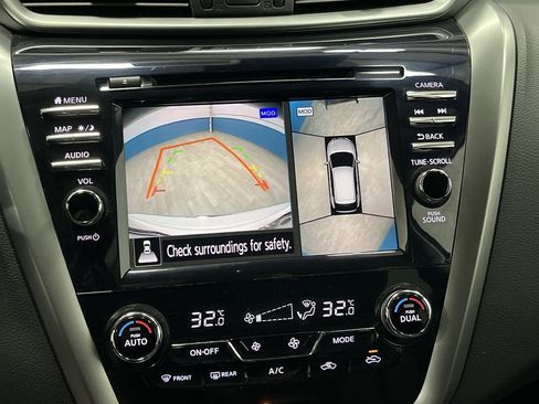 Used 2024 Nissan Murano SL image 10