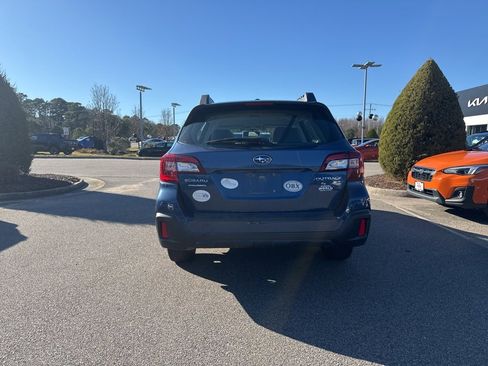 Used 2019 Subaru Outback 2.5i image 4