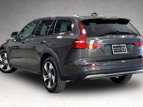 Used 2025 Volvo V60 B5 Cross Country Plus AWD/4WD image 4