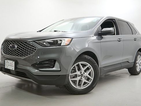 Used 2024 Ford Edge SEL image 2