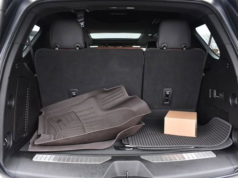 Used 2021 GMC Yukon Denali w/ Denali Premium Package image 31