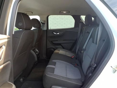 Used 2025 Chevrolet Blazer LT FWD image 13