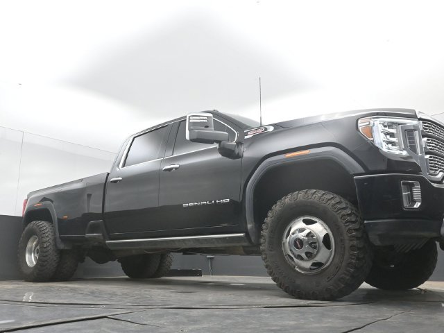 Used 2023 GMC Sierra 3500 Denali w/ Denali Ultimate Package AWD/4WD image 31