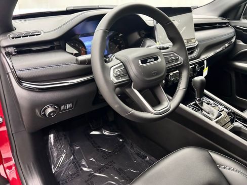 New 2026 Jeep Compass Latitude image 11