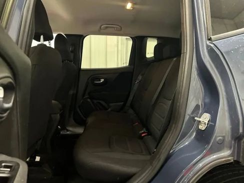 Used 2021 Jeep Renegade Latitude AWD/4WD image 14