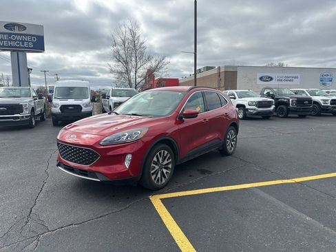 Used 2020 Ford Escape Titanium image 1