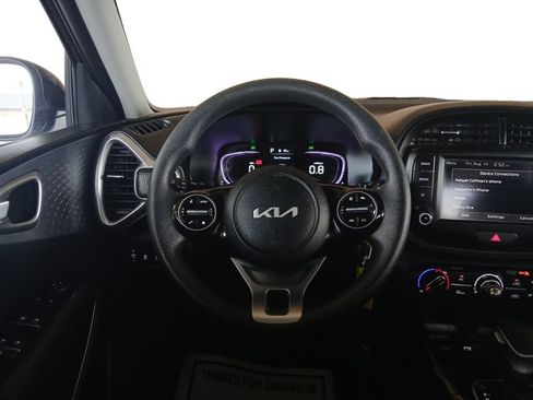 Used 2025 Kia Soul LX w/ LX Technology Package FWD image 12