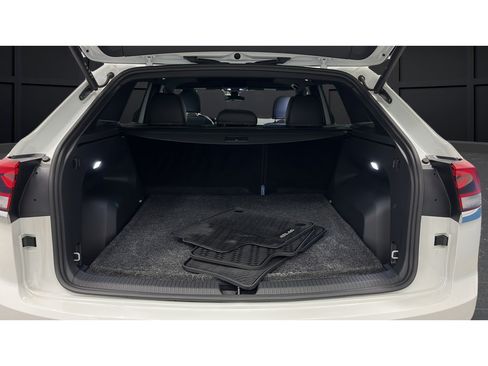 Used 2024 Volkswagen Atlas Cross Sport SE w/ Panoramic Sunroof Package AWD/4WD image 27