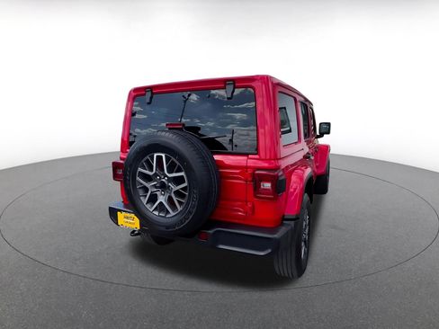 Used 2025 Jeep Wrangler Unlimited Sahara AWD/4WD image 15