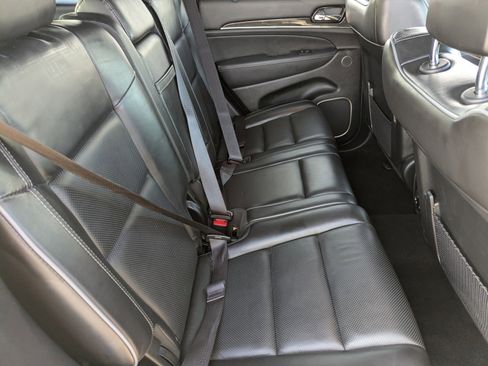 Used 2019 Jeep Grand Cherokee Overland image 16