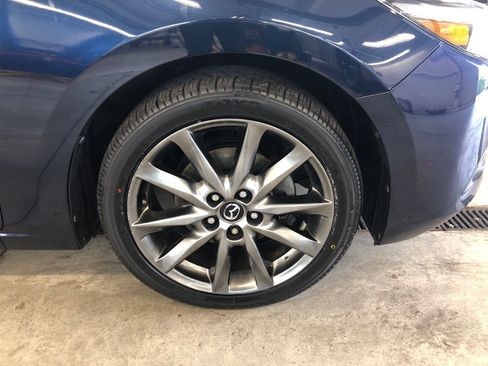Used 2018 MAZDA MAZDA3 Grand Touring w/ Premium Equipment Package FWD image 28