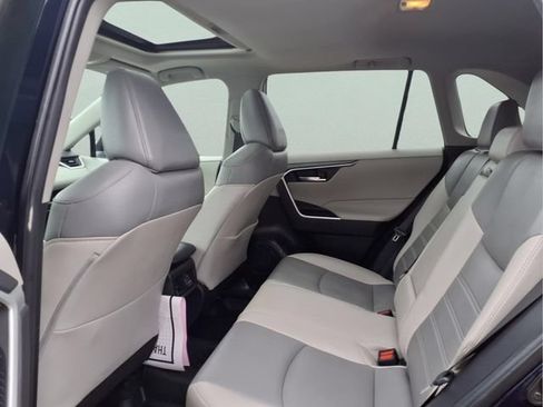 Used 2021 Toyota RAV4 XLE Premium AWD/4WD image 23