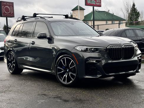 Used 2022 BMW X7 xDrive40i w/ M Sport Package image 16