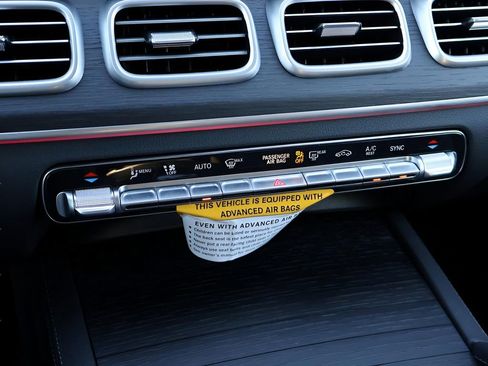 New 2026 Mercedes-Benz GLS 450 4MATIC image 18