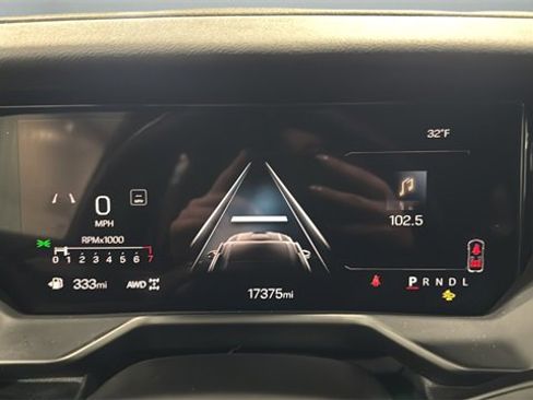 Used 2025 GMC Acadia Elevation image 12