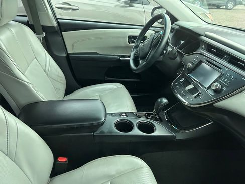Used 2016 Toyota Avalon Limited image 6