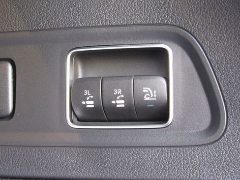 New 2026 Mercedes-Benz GLS 450 4MATIC image 25