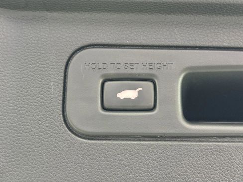 Used 2023 Honda Pilot Touring image 40