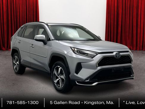 Used 2021 Toyota RAV4 SE AWD/4WD image 3