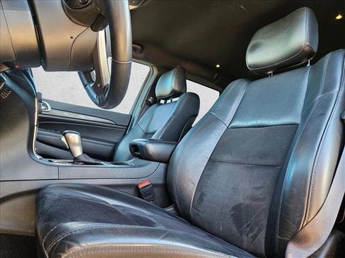 Used 2022 Jeep Grand Cherokee Laredo X RWD image 14