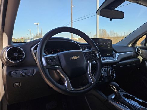 Used 2023 Chevrolet Blazer LT image 13