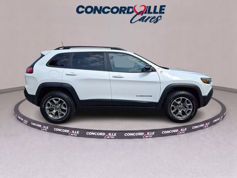 Used 2022 Jeep Cherokee Trailhawk w/ Comfort/Convenience Group AWD/4WD image 7