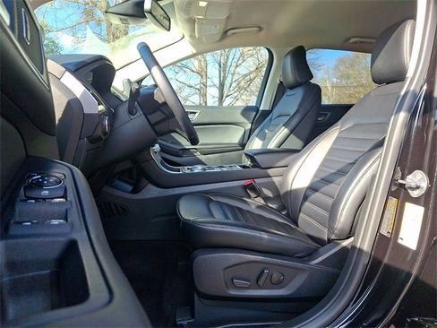 Used 2024 Ford Edge SEL image 13