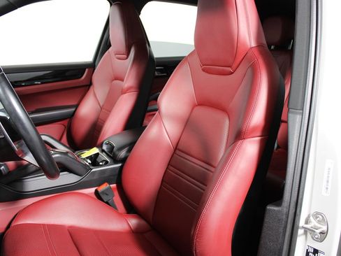 Used 2022 Porsche Cayenne Premium Pkg image 12