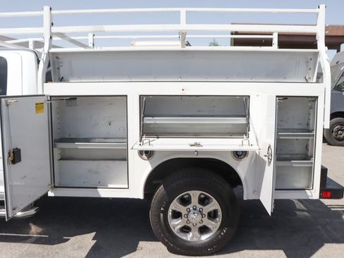 Used 2024 RAM 3500 Big Horn AWD/4WD image 6