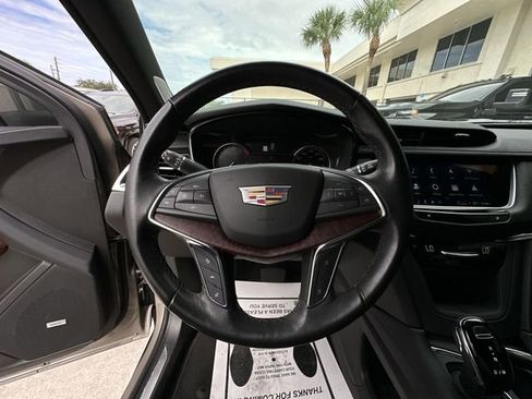Certified 2023 Cadillac XT5 Premium Luxury FWD image 22
