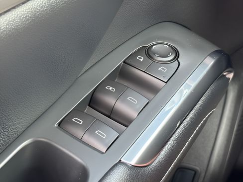 Used 2025 Chevrolet Traverse LT AWD/4WD image 20