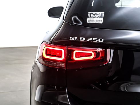 Used 2020 Mercedes-Benz GLB 250 image 15