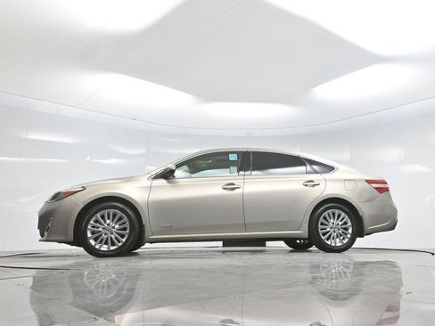 Used 2013 Toyota Avalon XLE Premium image 6