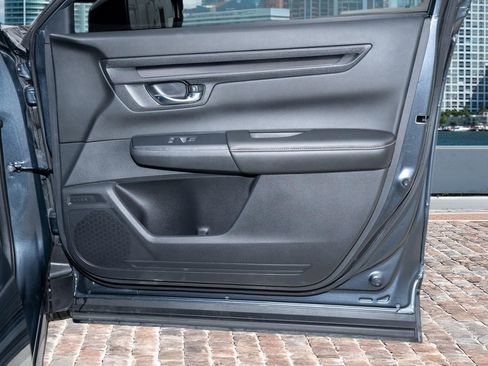 Certified 2025 Honda CR-V Sport-L image 14