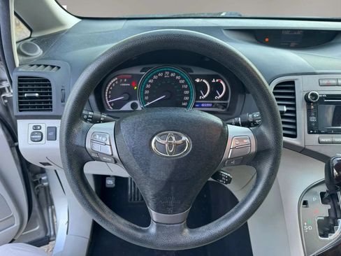 Used 2011 Toyota Venza w/ Convenience Pkg FWD image 15