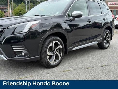 Used 2023 Subaru Forester Touring AWD/4WD image 9