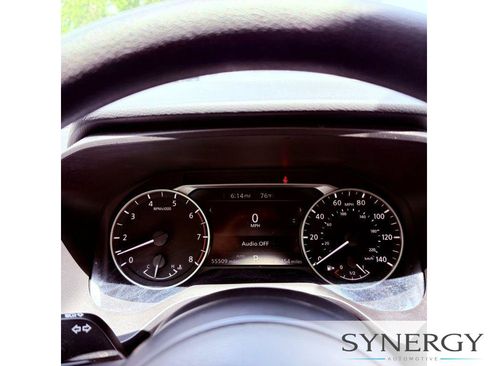 Used 2024 Nissan Rogue SV AWD/4WD image 16