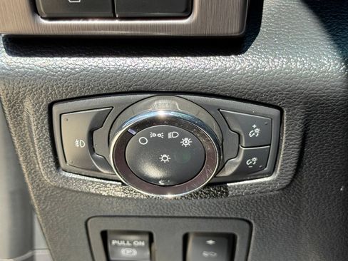 Used 2019 Ford Expedition Platinum RWD image 28