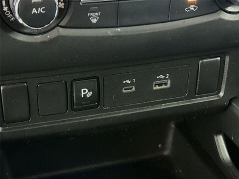Used 2025 Nissan Frontier S image 14