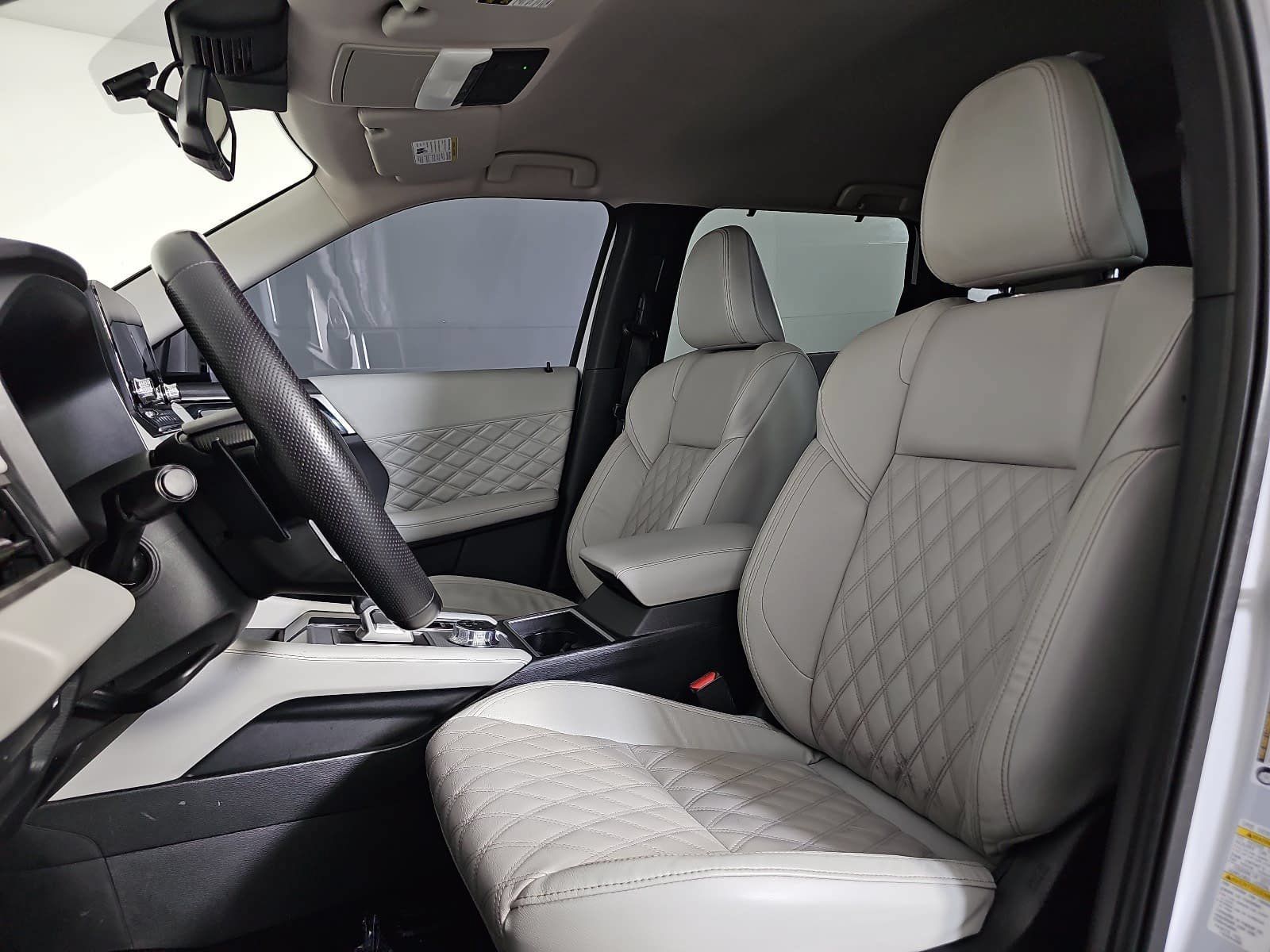 Used 2024 Mitsubishi Outlander SEL FWD image 14
