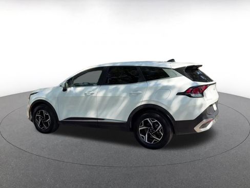Used 2025 Kia Sportage LX FWD image 10
