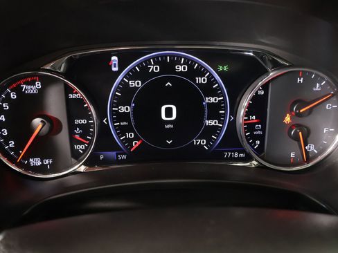 Used 2024 GMC Terrain Denali w/ Denali Premium Package AWD/4WD image 4