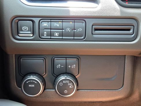 Used 2022 Chevrolet Tahoe LT w/ Luxury Package RWD image 20