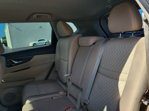 Used 2018 Nissan Rogue SV FWD image 11
