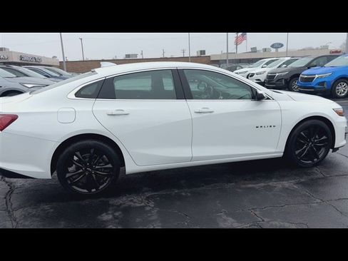 Used 2023 Chevrolet Malibu LT w/ Sport Edition image 9