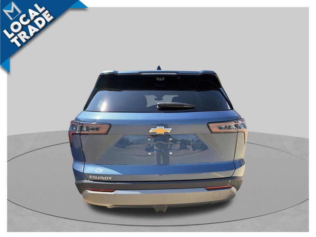 Used 2026 Chevrolet Equinox LT w/ Safety and Technology Package FWD image 3